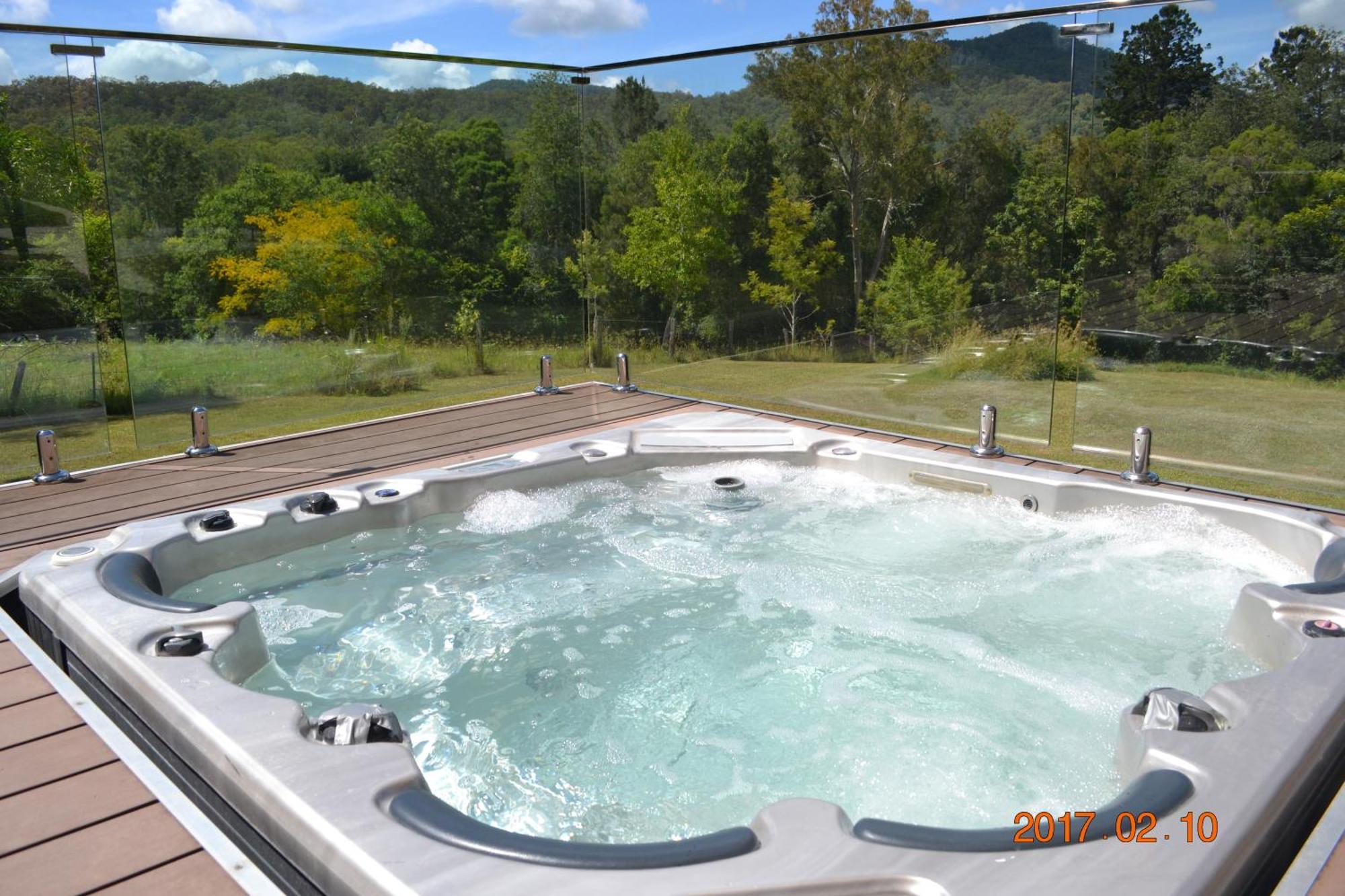 ホテル Tuckers Retreat Canungra 部屋 写真