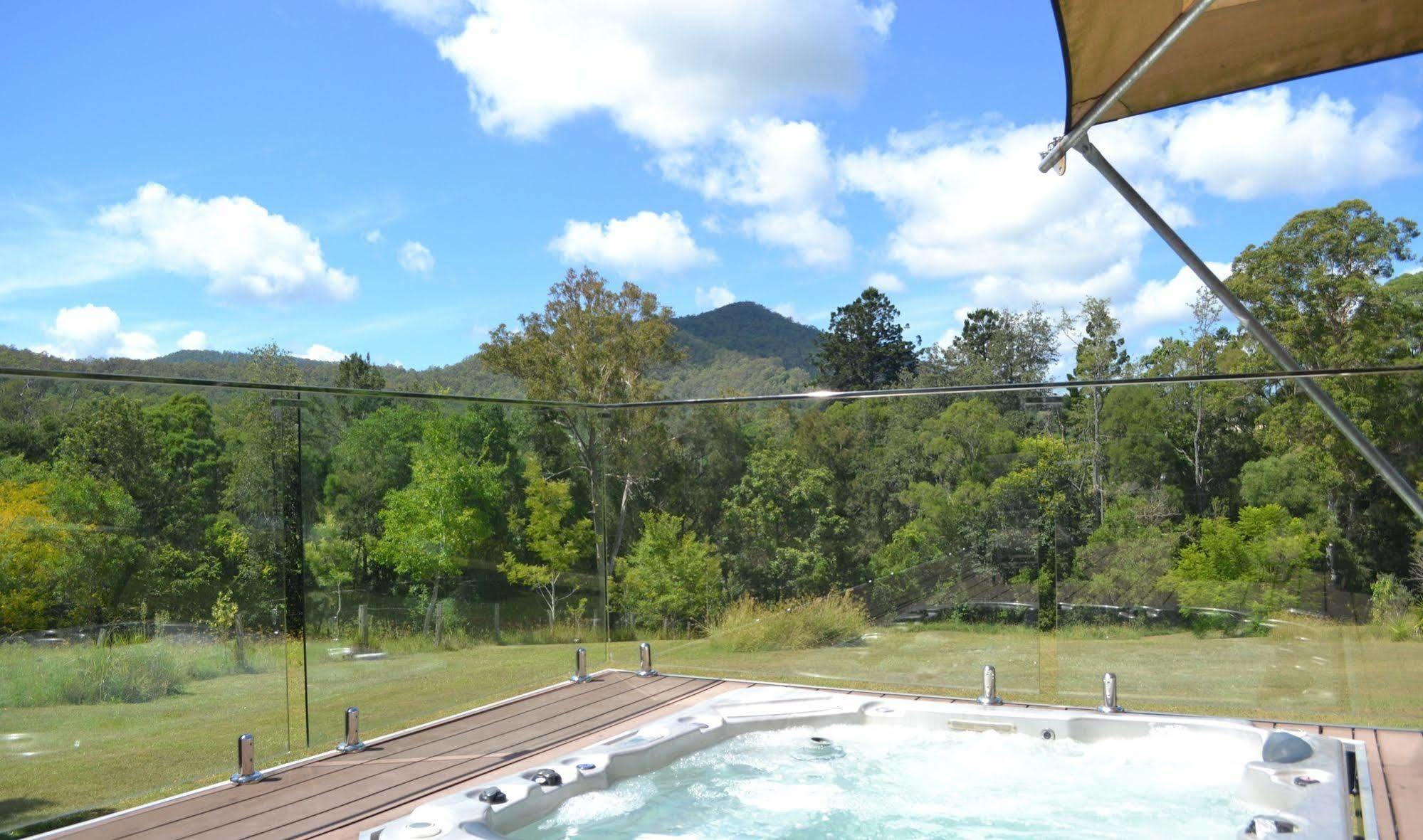 ホテル Tuckers Retreat Canungra エクステリア 写真